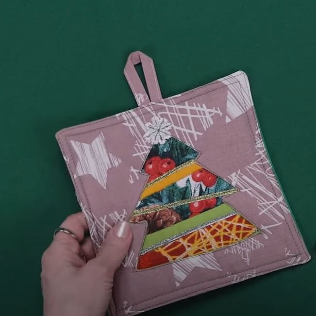    Новогодняя прихватка   
Источник: Скриншот из видео