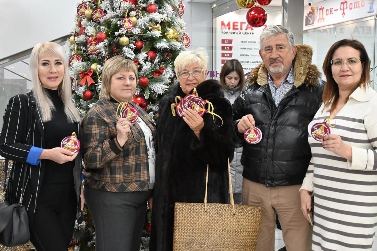  📷    В Бугуруслане поддержали новогоднюю акцию «Елка желаний» Андрей Севостьянов