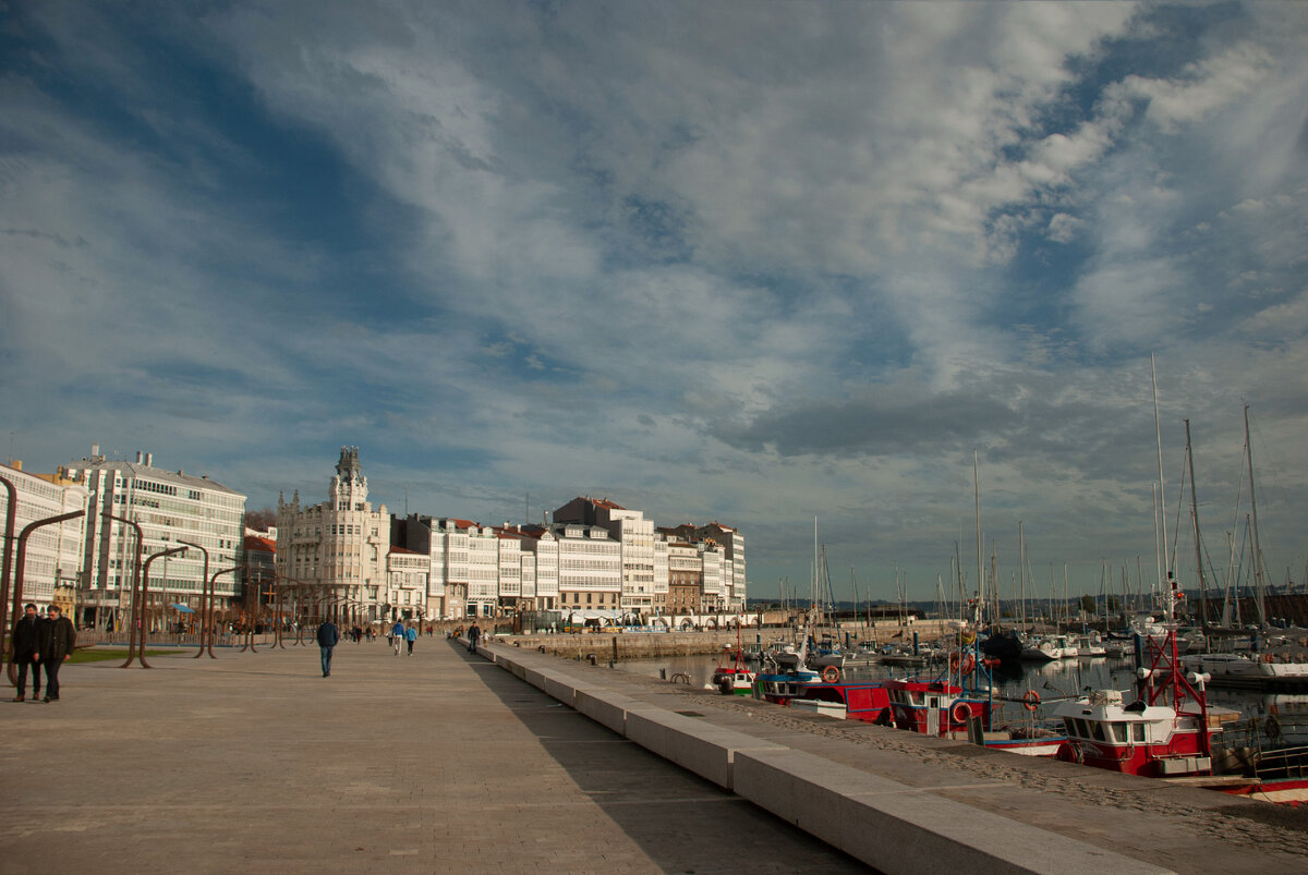 Ла-Корунья - административный центр одноимённой провинции в составе автономного сообщества Галисия. Фото авторское