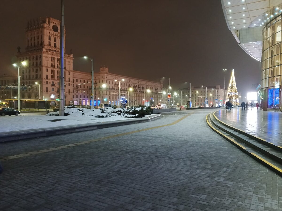 Новогодний шопинг в Минске: вкусная и красивая прогулка по столице Беларуси  | Открывай Россию с Алеан | Дзен