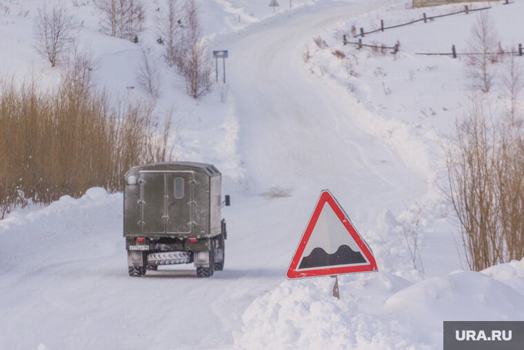    Движение открыли по автозимникам в сторону села Ларьяк (архивное фото)