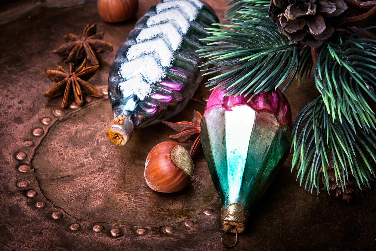     Из бабушкиного сундучка: как почистить нежные и хрупкие ёлочные украшения