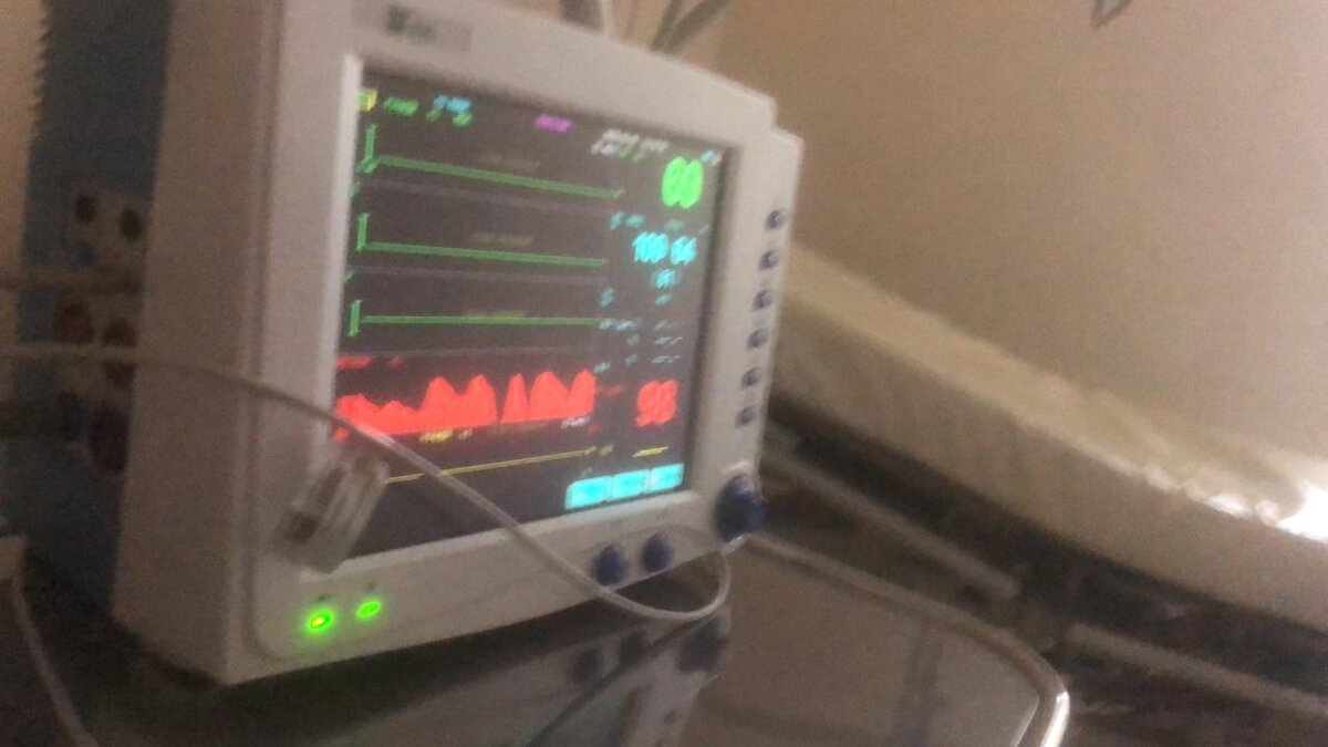 Качество фото моего табло в реанимации желает лучшего. Тряслись руки. С трудом держала телефон. 