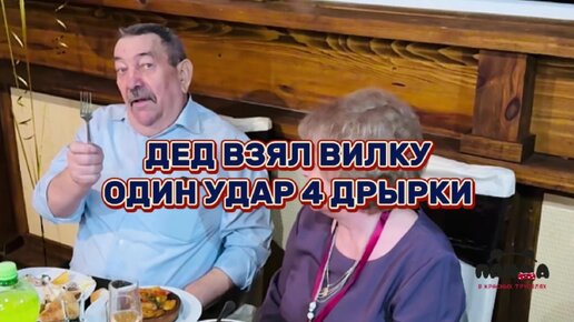 Любительское порно: Растягивают дырки руками