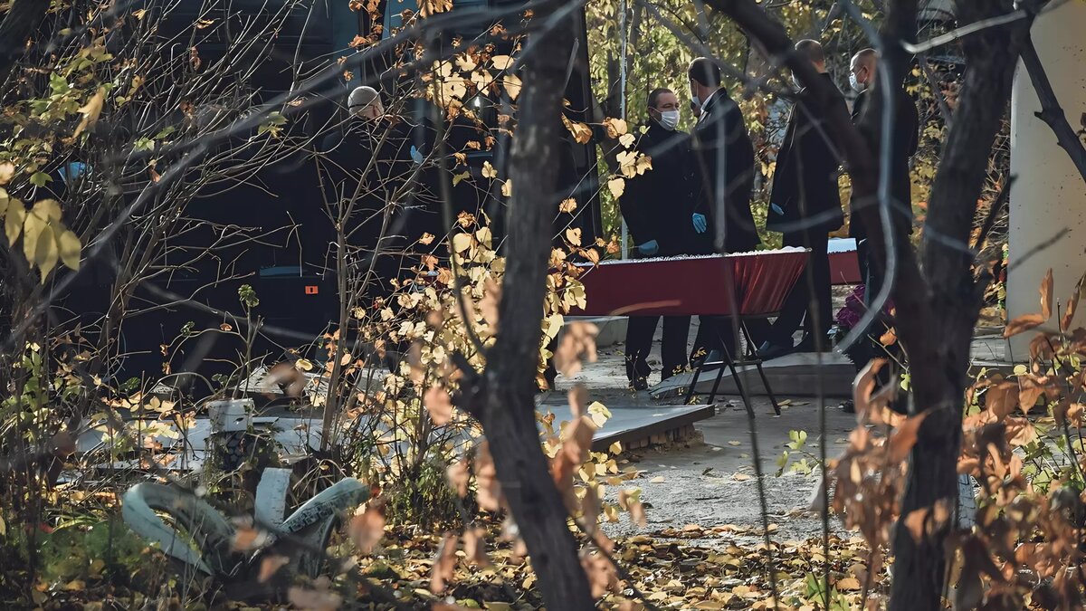     Управление Федеральной антимонопольной службы проверит тендер на закупку элитных гробов с крестами «Версаче». Если ведомство посчитает закупку недобросовестной, её могут и отменить.