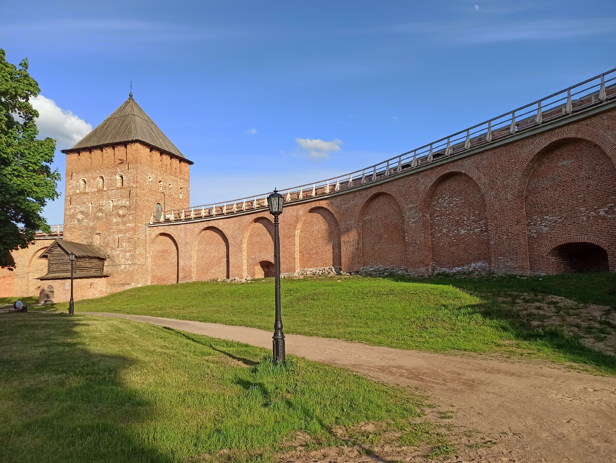 Крепостная стена Детинца.
