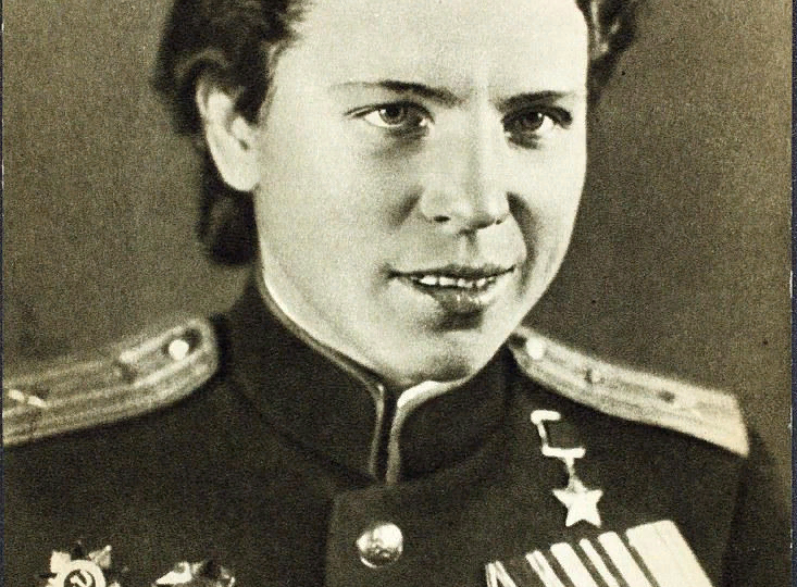 Как погибла в 90-е годы героическая летчица Евдокия Никулина?