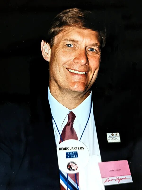 Лоуренс Дж. Хикки (Lawrence J. Hickey) (1944-2021).