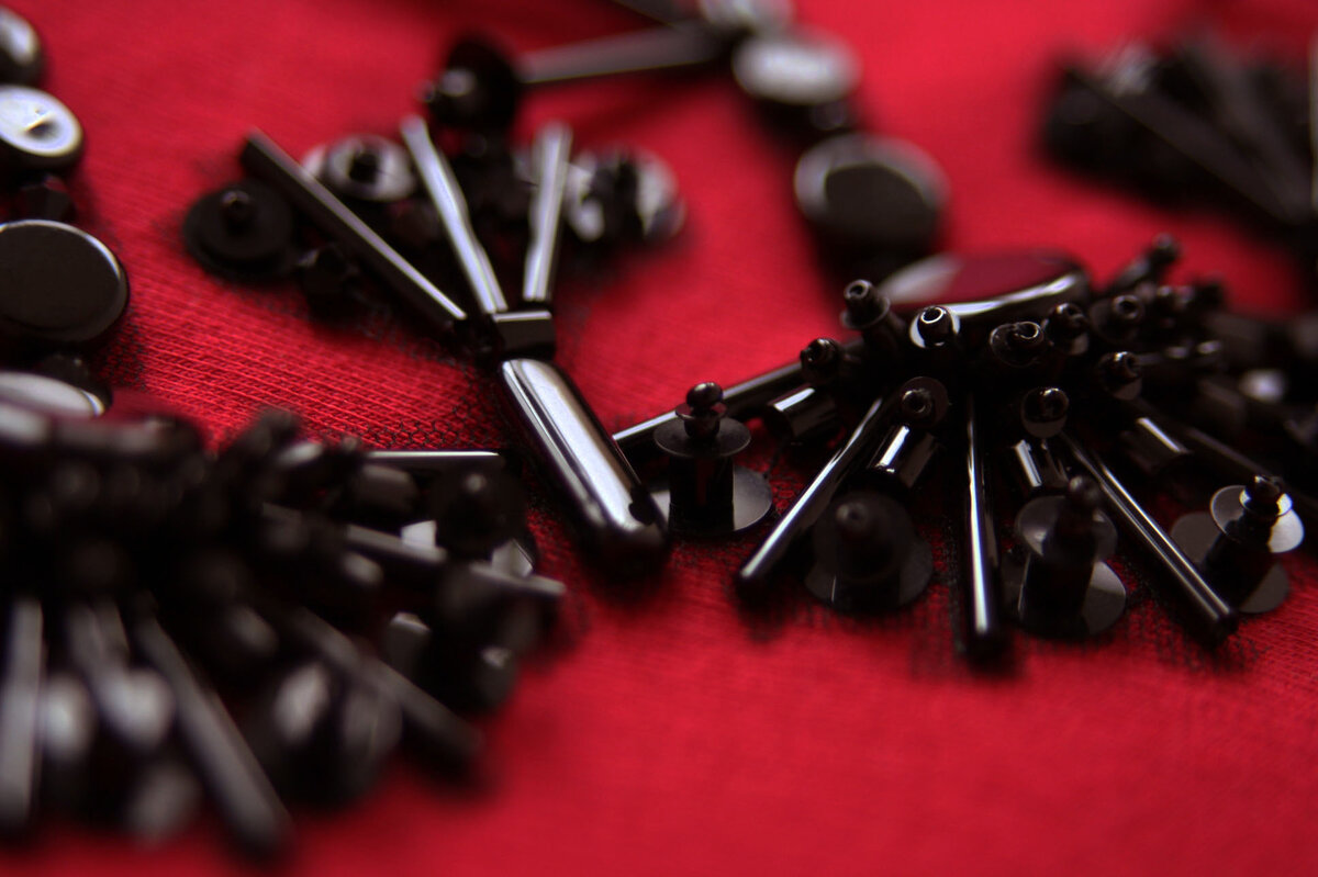 Свитшот с ручной вышивкой. Фотография моей работы.