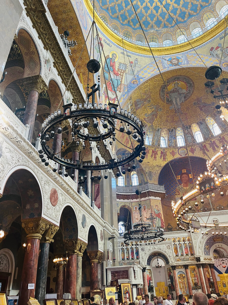 Внутри Никольского Морского Собора