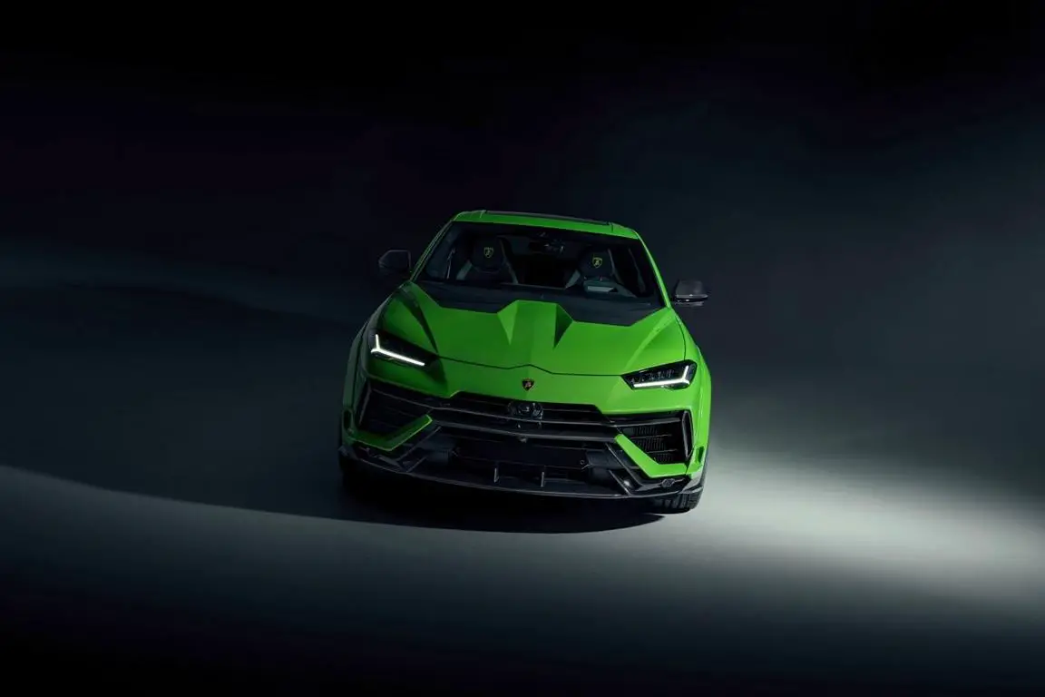 Lamborghini Urus Front