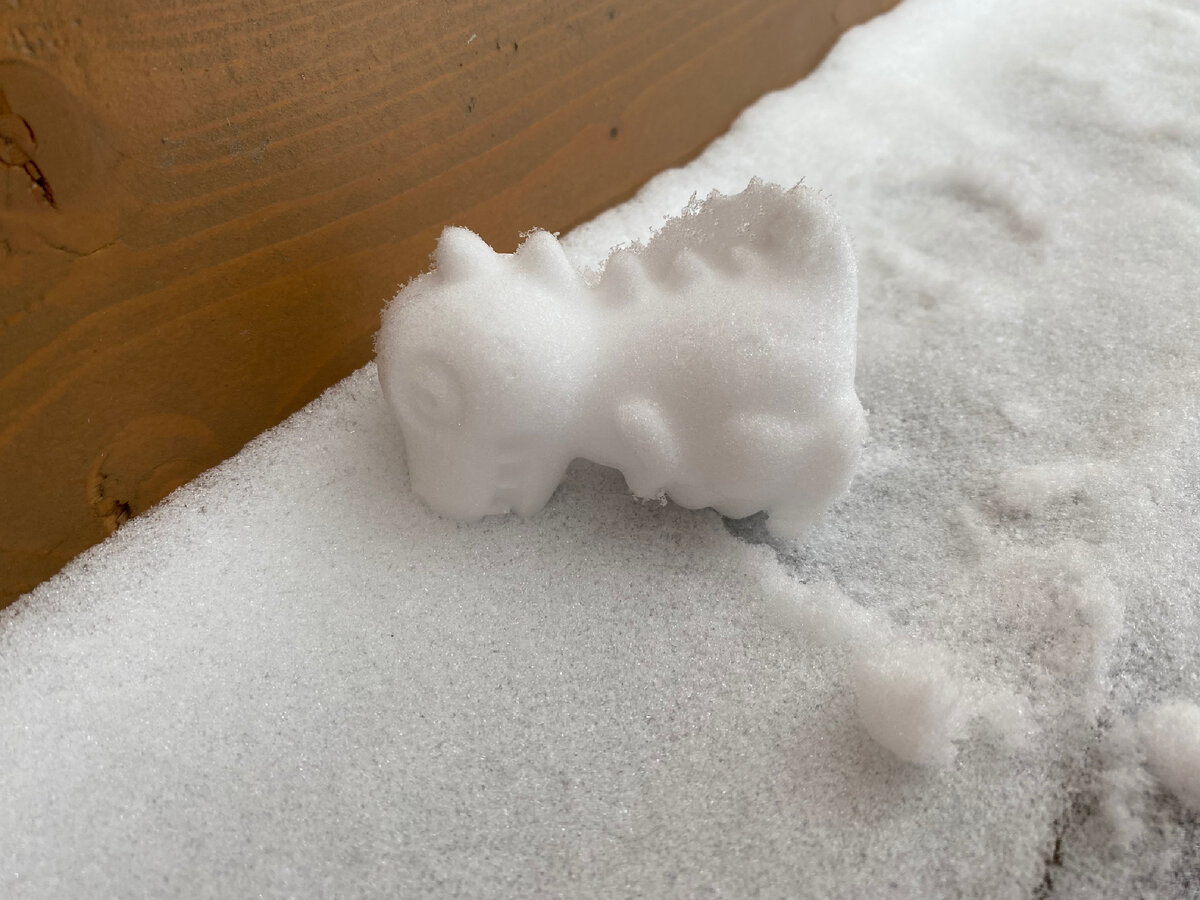 Почти как «рука-лицо», только «дракон-снег»