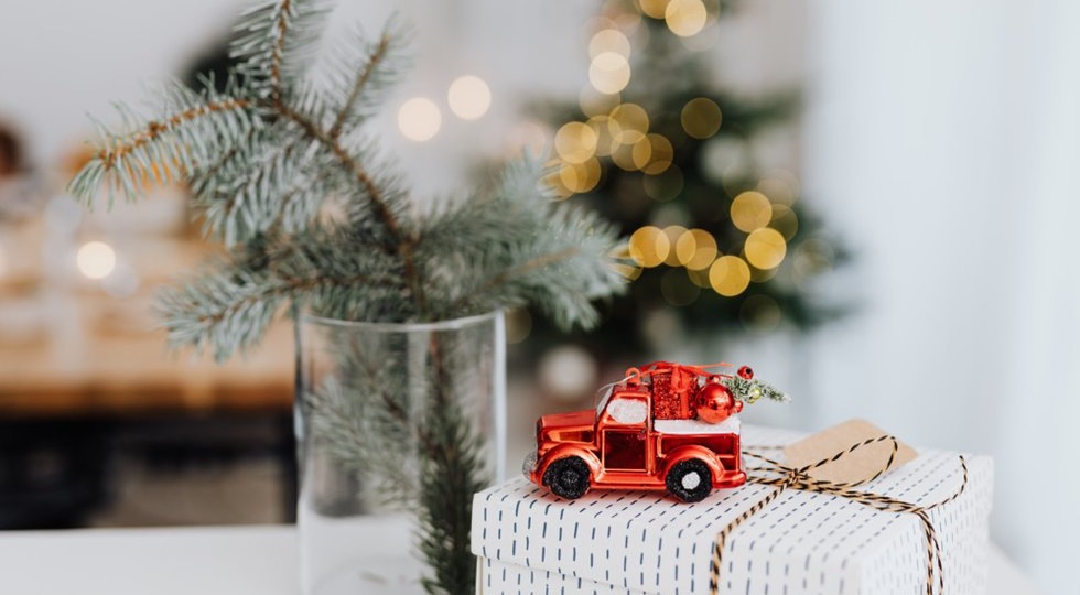 Как сервировать новогодний стол: 30 фото