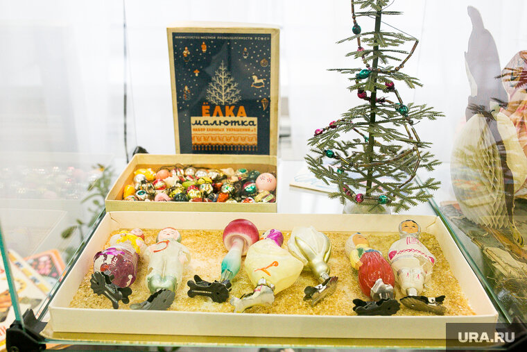    В ХМАО продают елочные игрушки периода СССР