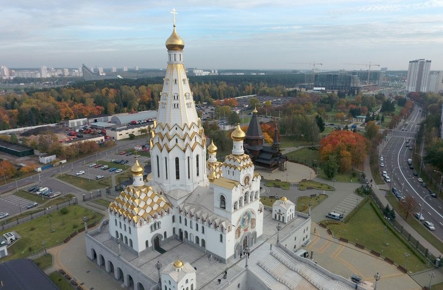 Храм на калиновского в минске. Всехсвятская Церковь (Минск). Храм-памятник в честь всех святых в Минске. Храм памятник Минск. Храм-памятник всех святых Беларусь Минск.