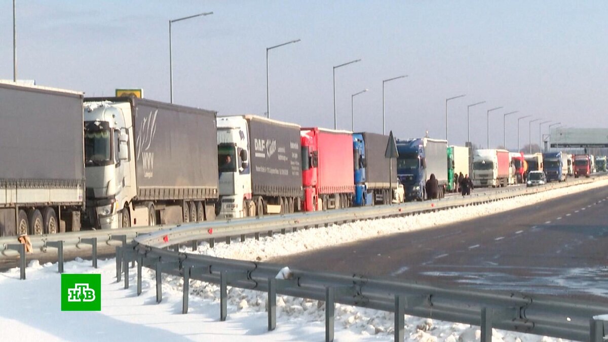 Польские дальнобойщики снова заблокировали КПП на границе с Украиной | НТВ:  лучшее | Дзен