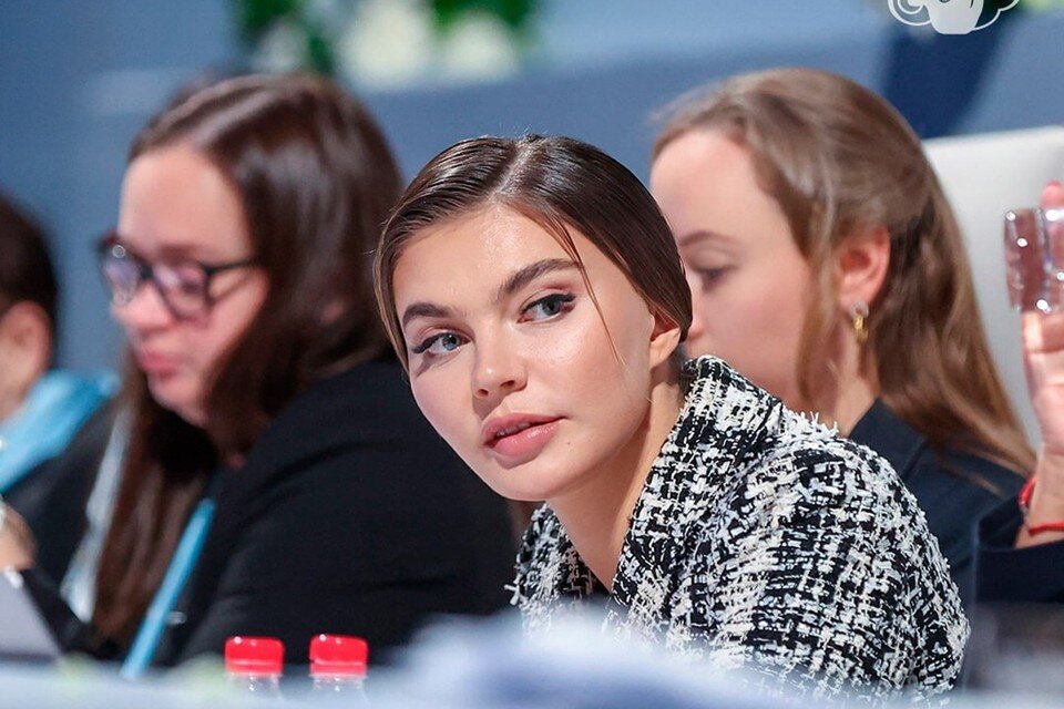    Алина Кабаева на турнире в Китае. Фото: Вконтакте/"Небесная грация".