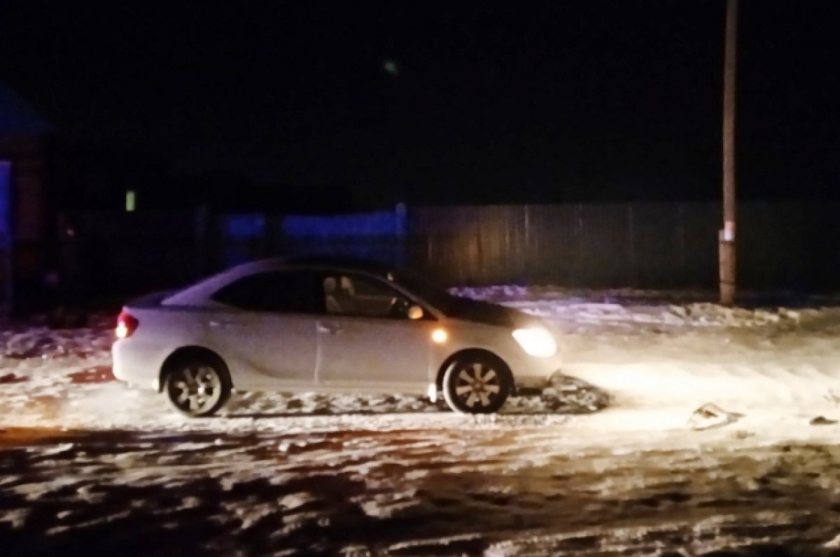    Жительница Бурятии сломала рёбра, попав под колёса автомобиля