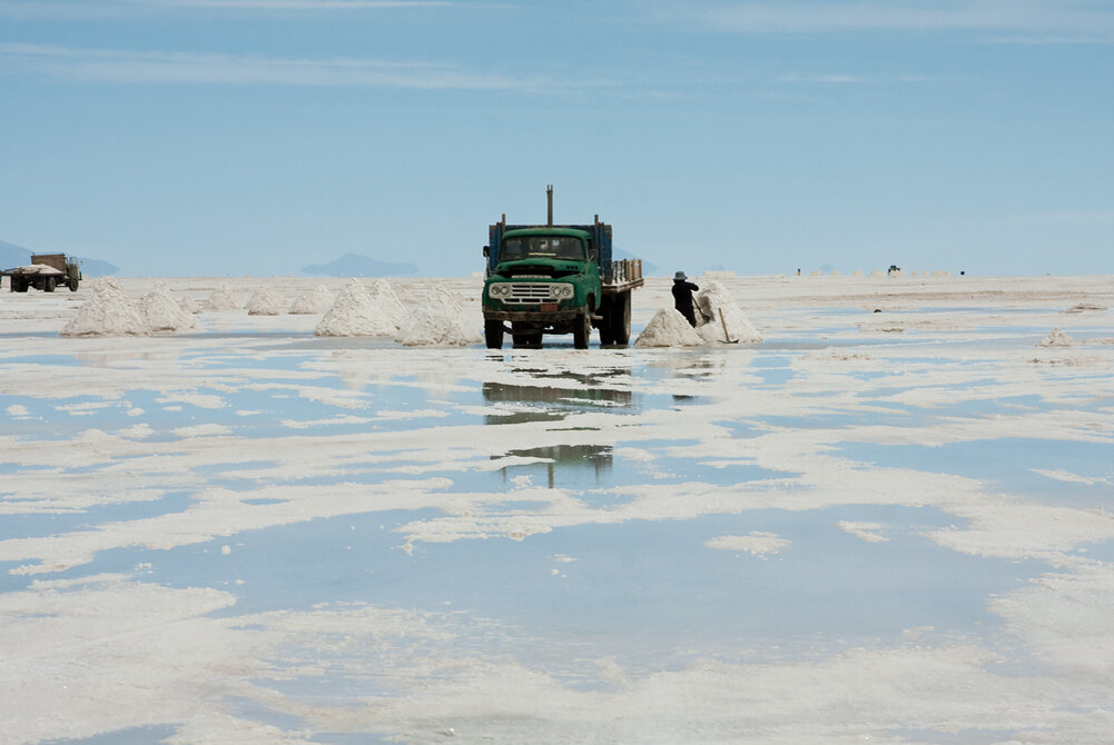Солончак эльтон. Эльтон добыча соли. Солёное озеро в волгоградской области эльтон. Розовое озеро баскунчак. Рапа озера эльтон.