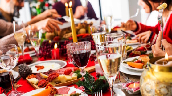    Опрос показал, сколько россияне планируют потратить на празднование Нового года Алина Городниченко