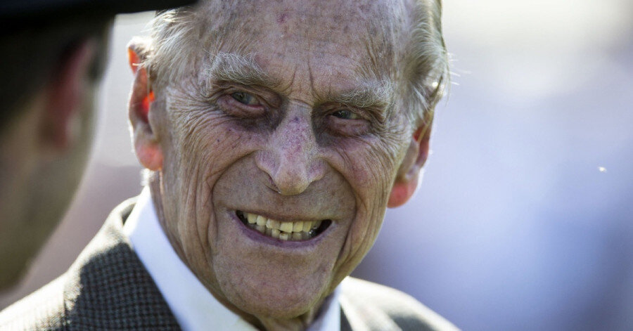 Рептилоиды внушаю нам, что их не существует. (На снимке принц Филипп)