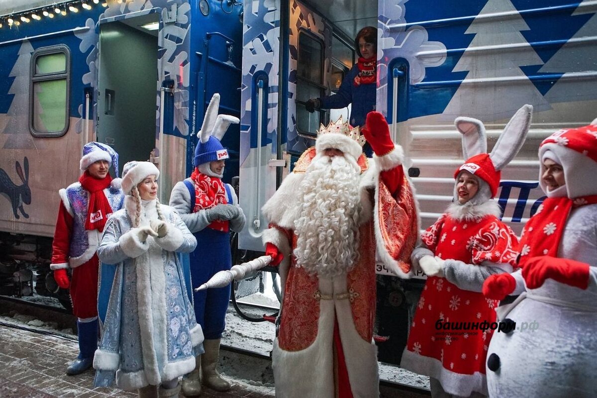"Новогодний поезд" из Великого Устюга ежегодно радует детей всей России.