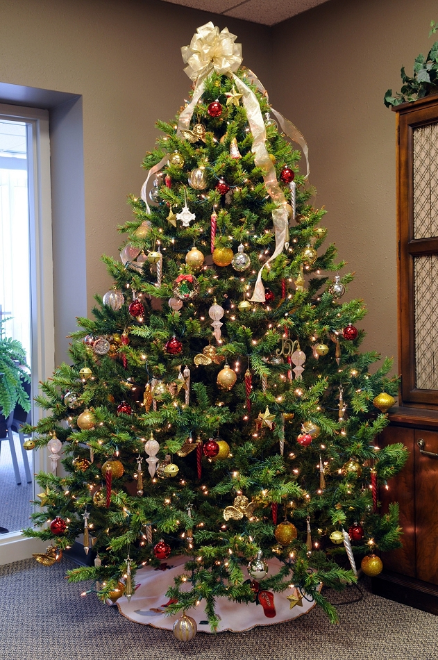 Новогодняя, рождественская ель. Источник: altogetherchristmas.com