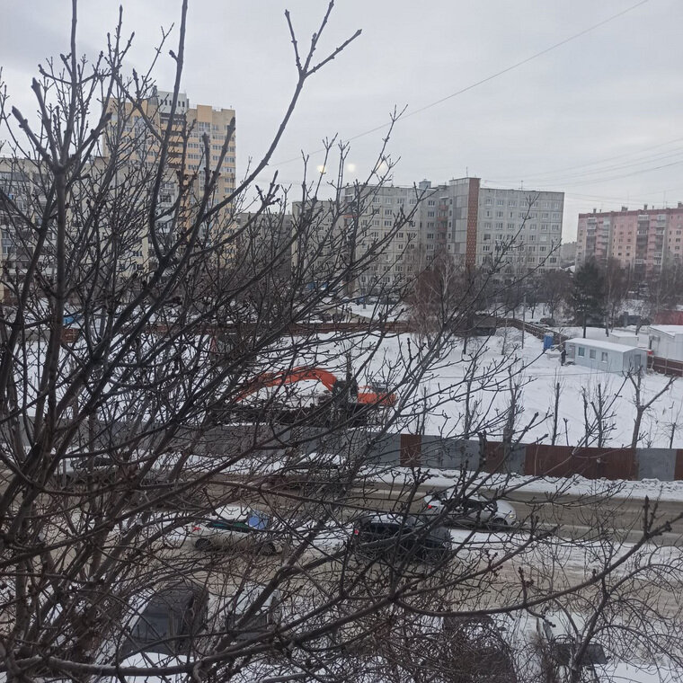    Рабочие активно осваивают площадку для строительсва храма