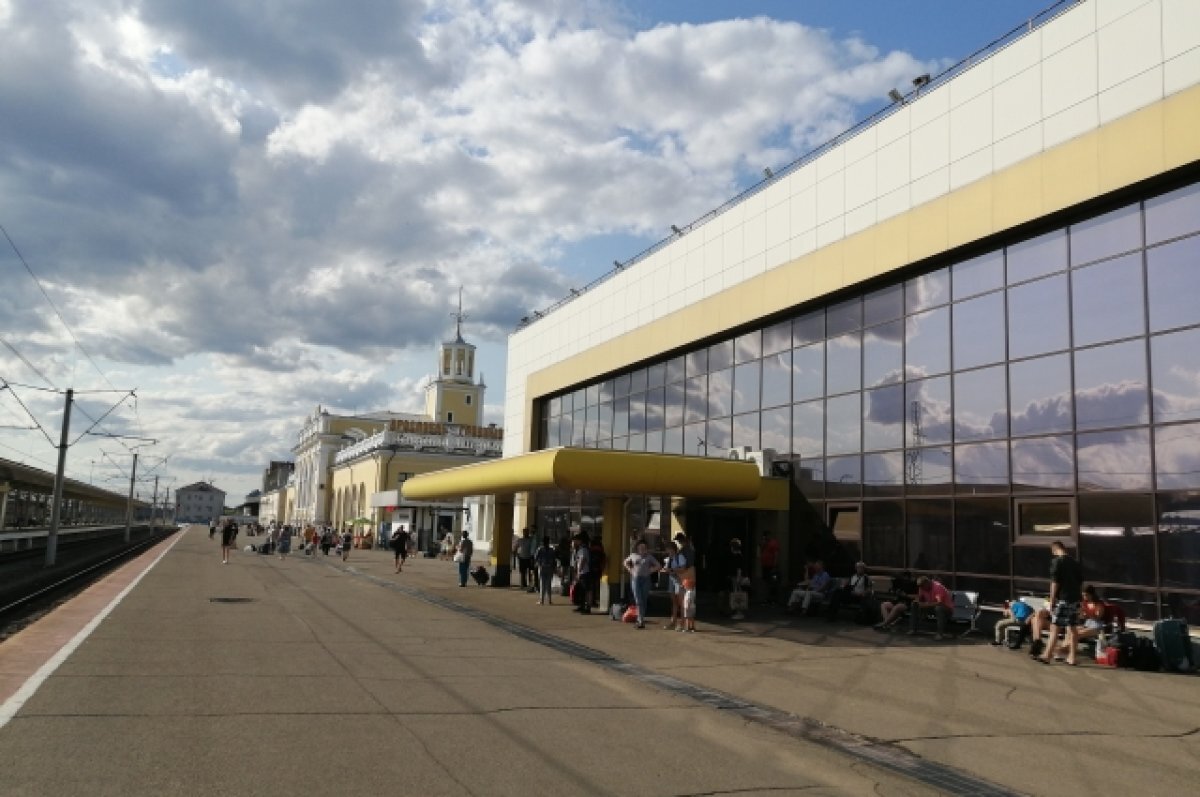    В Ярославле власти подготовили проект платной парковки возле вокзала