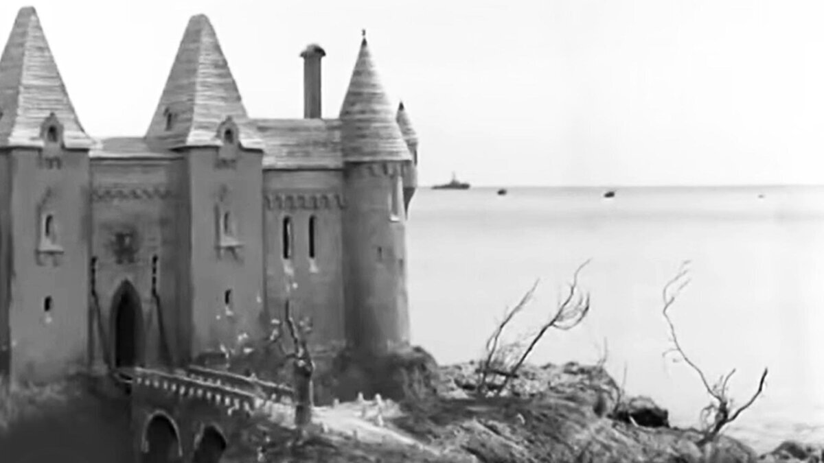 Кадр из телефильма "Тени старого замка". Замок барона фон Лорингера.