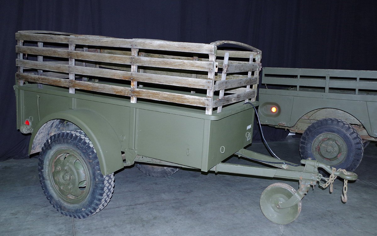 Одноосный грузовой прицеп Nash-Kelvinator Model A. (США) мог перевозить 907 кг груза.
