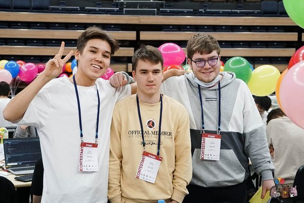 Любая победа очень приятна, а тут еще и командная олимпиада, — рассказал Гимран (крайний слева). Алексей Чирятьев для NERCNews/ vk.com/nercnews, предоставлено realnoevremya.ru 