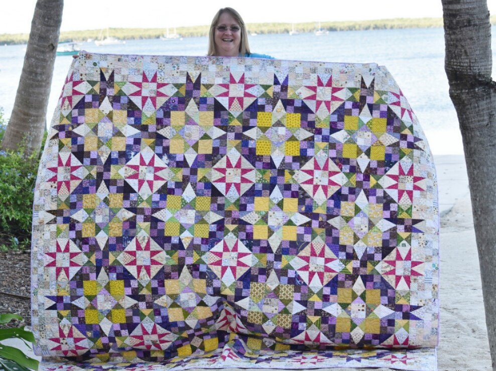 Все фото в галерее с сайта https://quiltville.com/index.html 
En Provence