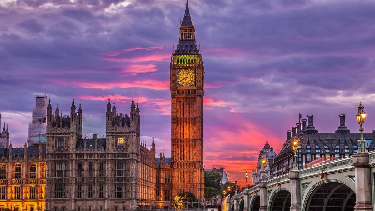 Биг Бен Биг-Бен – это самый большой из шести колоколов в Вестминстерском дворце. Размер башни вместе со шпилем равен 320 футам (96,3 метра).