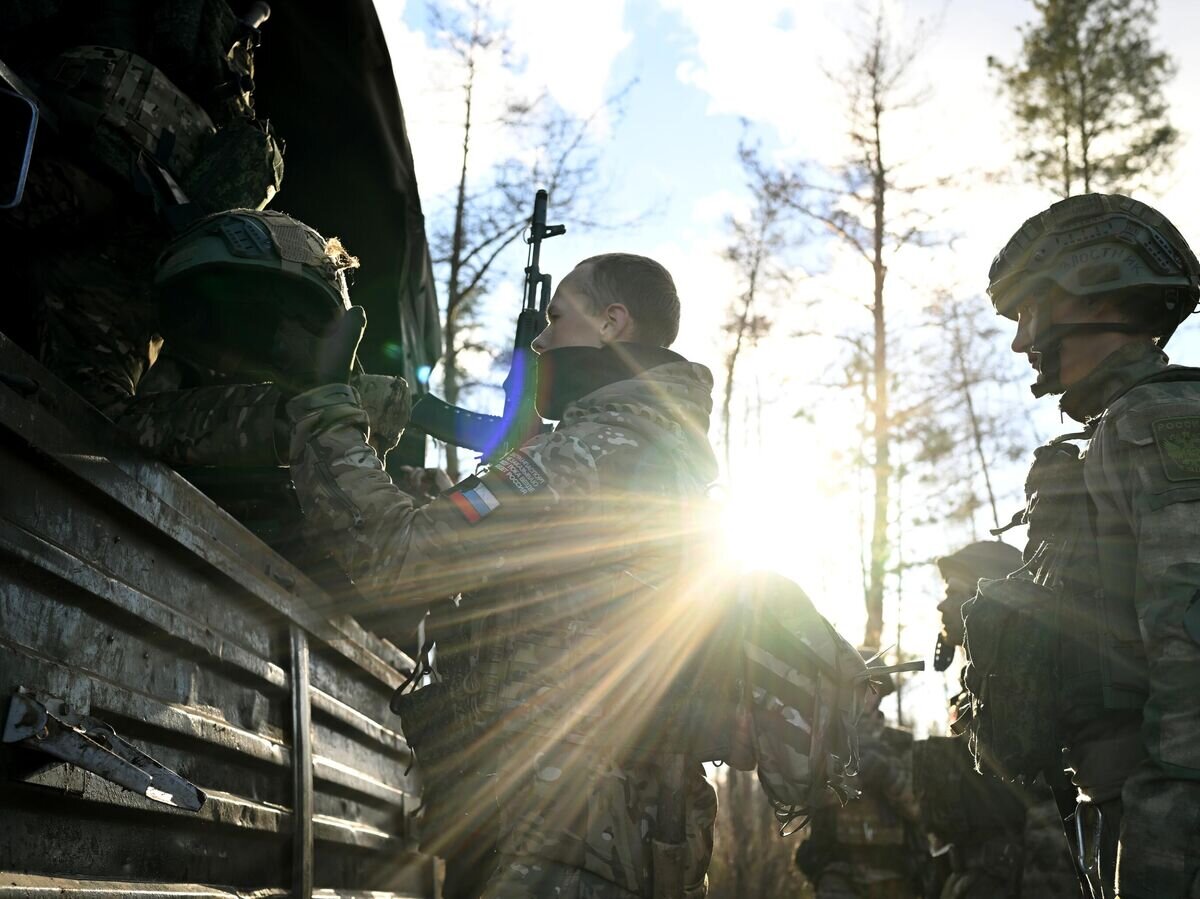    Российские военные в зоне проведения спецоперации© РИА Новости / Алексей Майшев