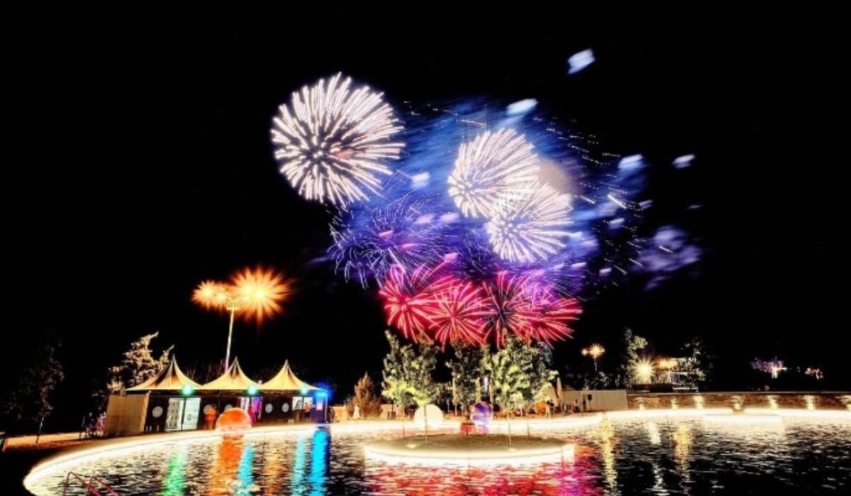     Салют в Волгограде. Источник: oblvesti.ru Автор фото: Пресс-служба парка ЦПКиО