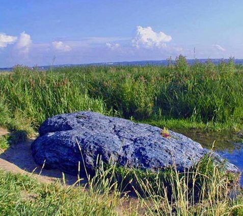 Синь камни традиционное место силы. Фото из сети