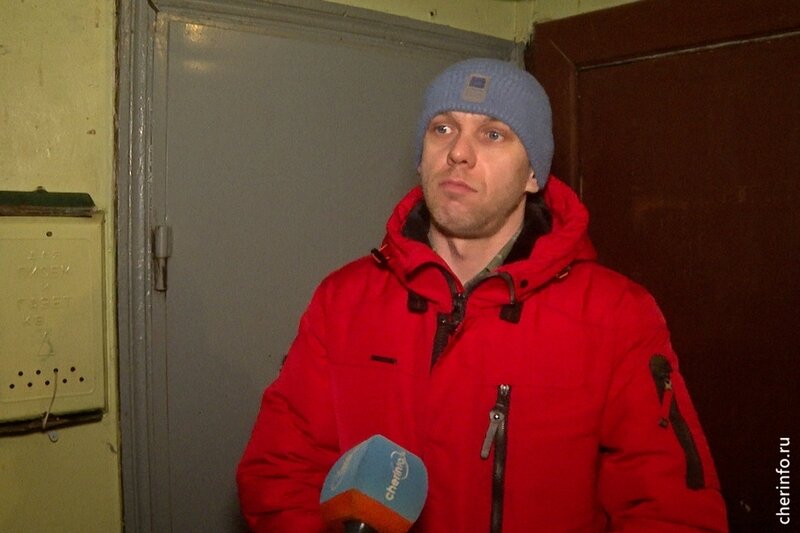    Речь о домах № 33, 35, 41 и 43. Все здания в плачевном состоянии, 13 декабря в трех прорвало трубы, несколько квартир затопило. В них стало невозможно жить.