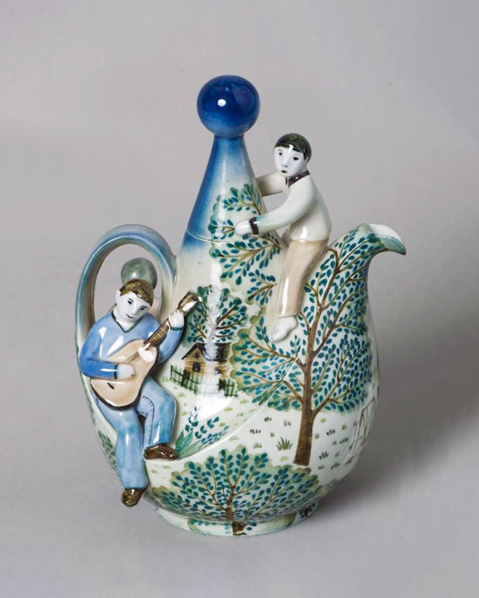 Чайник из сервиза «Отдых сельской молодежи». 1986 год, Бронница. Автор  Ольга Николаевна Чуракова