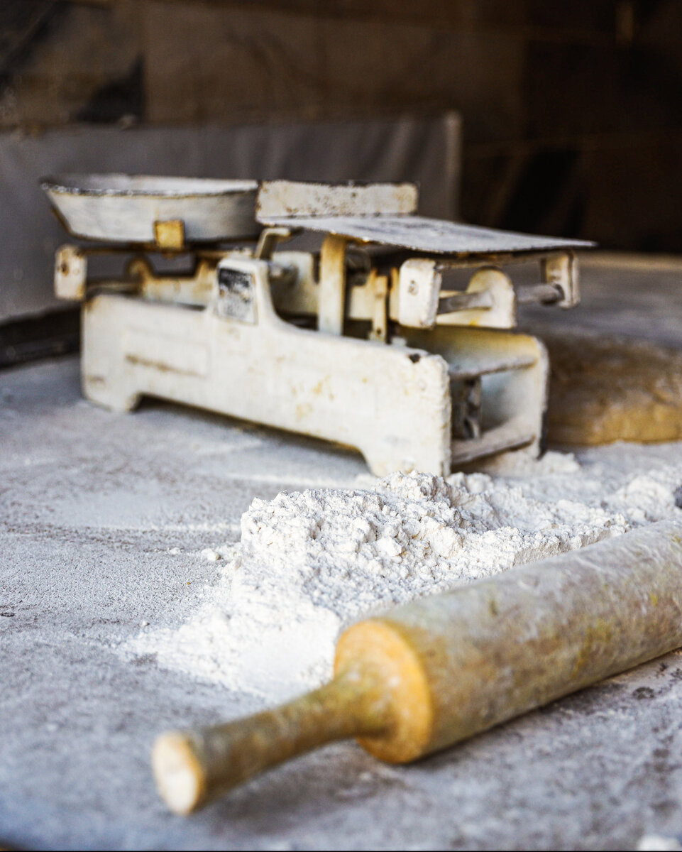 Производство хлеба в пекарне