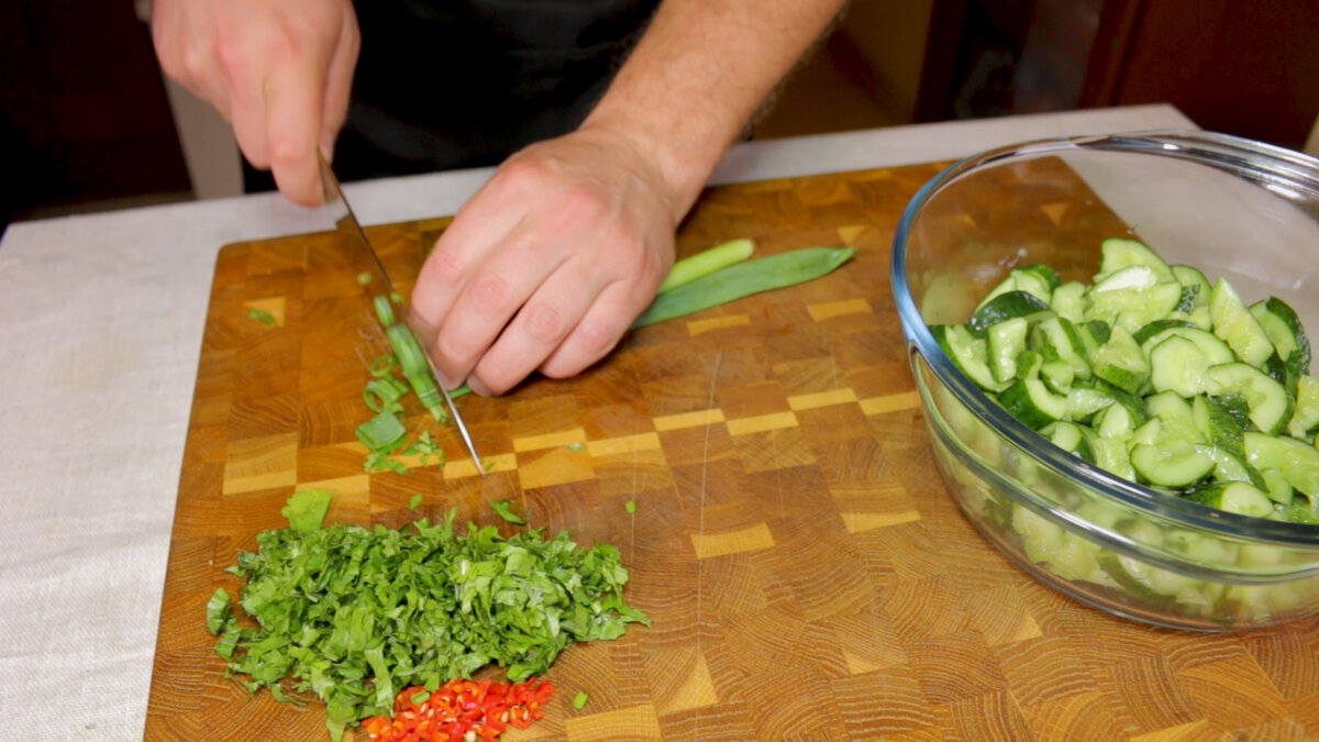 Битые огурцы по-китайски 🥒🥗 | Несложная COOLинария | Дзен