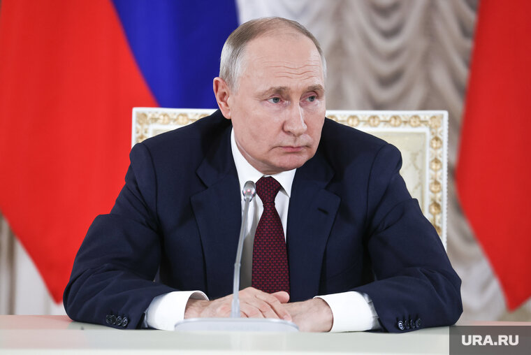    Россия была втянута Западом в украинский конфликт, заявил Владимир Путин