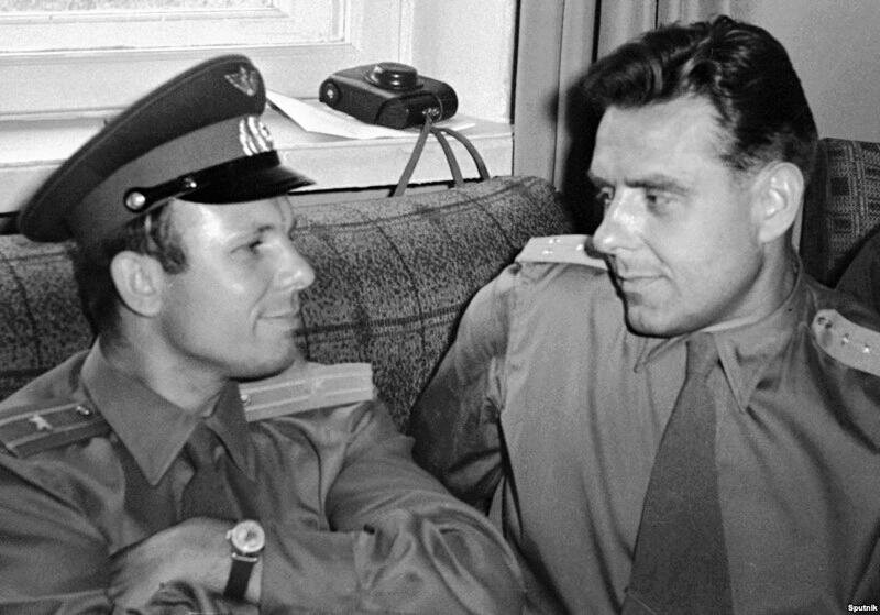  Комаров В.М. и Гагарин Ю.А.