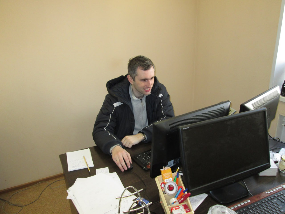 Юра в начале своего пути в качестве руководителя разработки торговых программ.