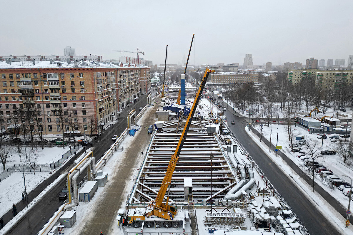 1. Общий вид на котлован станции.