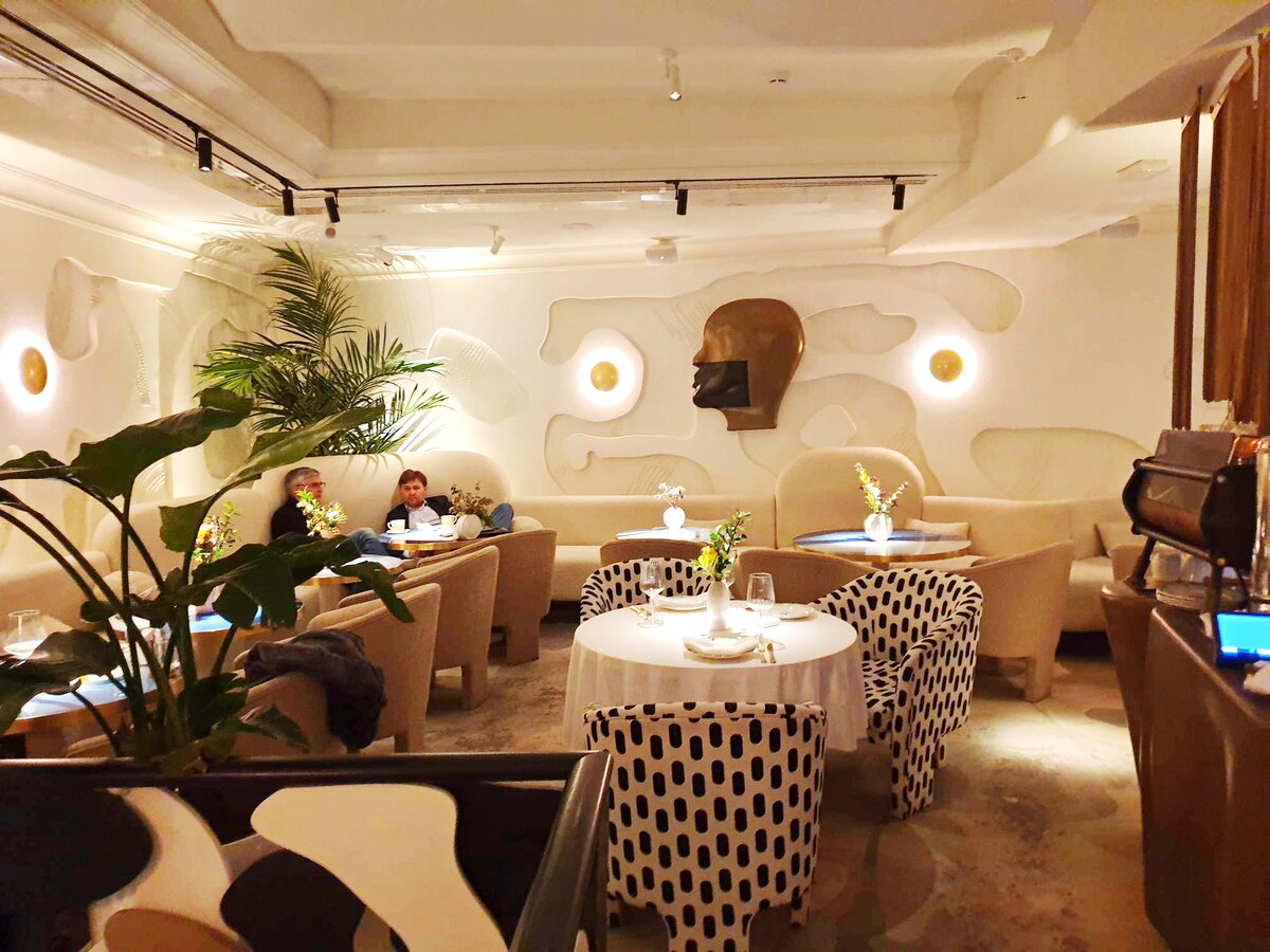 Верхний зал ресторана "Юг 22"