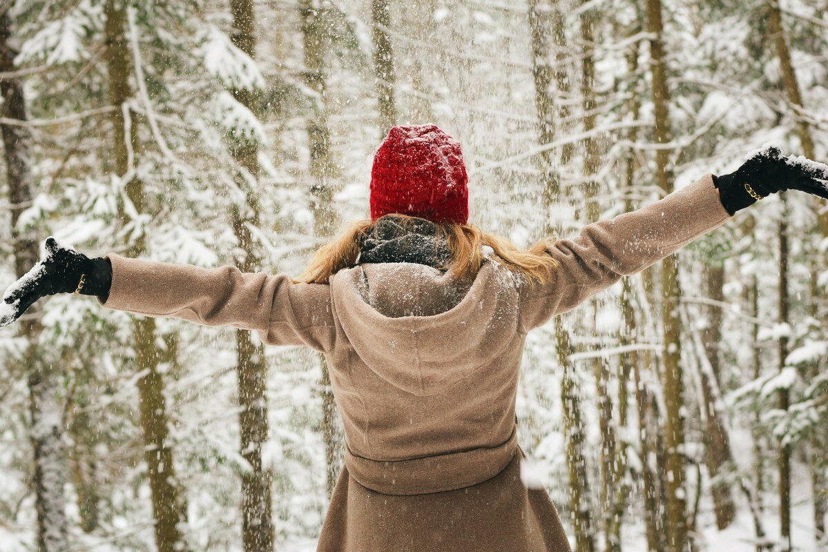 Во время холодов следует тепло одеваться и правильно питаться.  Фото: unsplash.com