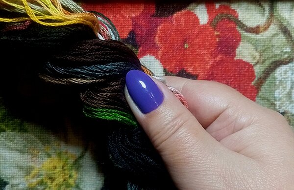 Возможно ли порвать нить мулине для вышивки длинным ногтем