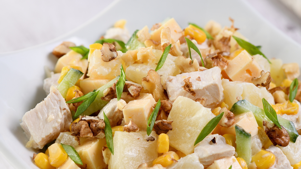Рецепт салат с ананасом сыром и чеснок. Калорийность, химический состав и пищевая ценность.