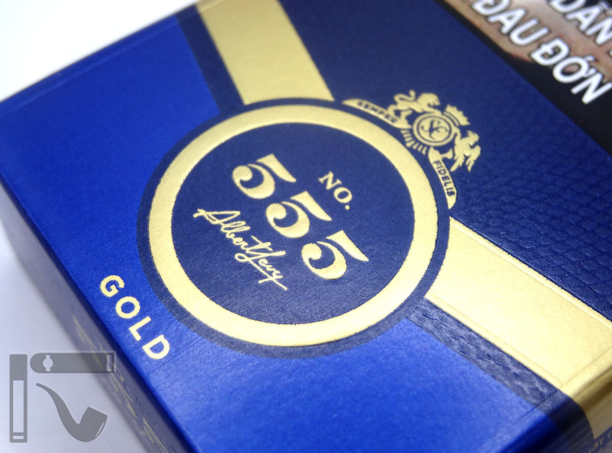 Вьетнамские сигареты State Express 555 Gold. Фото: © канал "Уголок Курильщика"